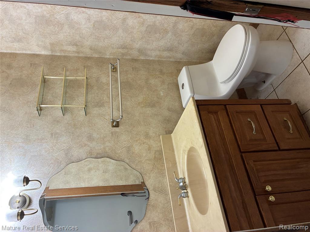 18570 Bungalow Drive Property Photo 14