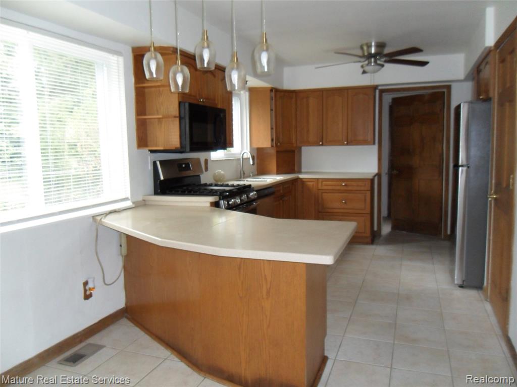 18570 Bungalow Drive Property Photo 15