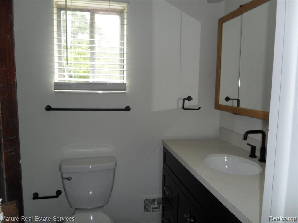 18570 Bungalow Drive Property Photo 20