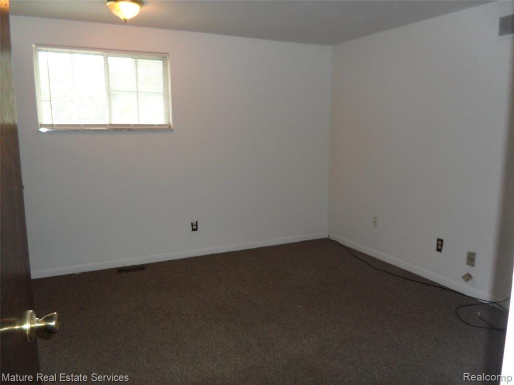 18570 Bungalow Drive Property Photo 24