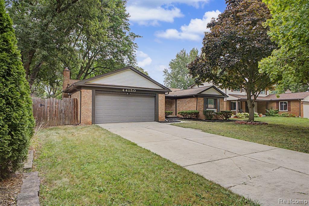 44150 S Umberland Circle Property Photo 1