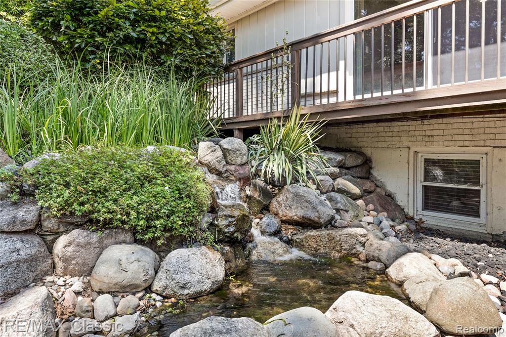 6600 Valley Spring Road Property Photo 5
