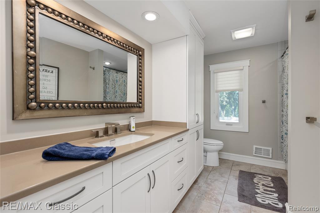 6600 Valley Spring Road Property Photo 24