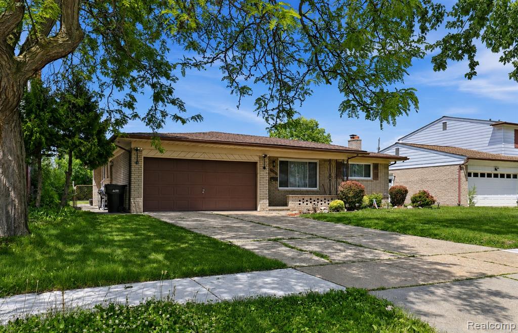 3125 Hedge Drive Property Photo 1
