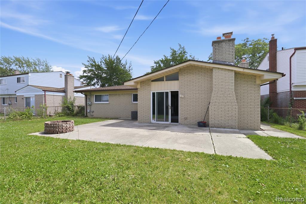 3125 Hedge Drive Property Photo 5