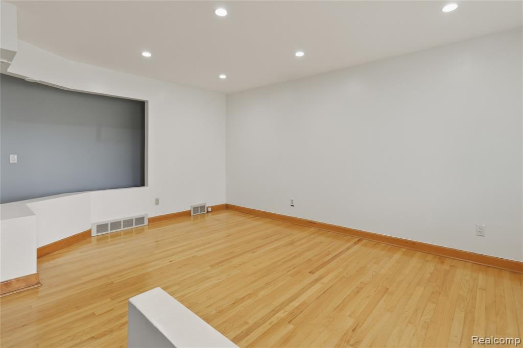 3125 Hedge Drive Property Photo 6