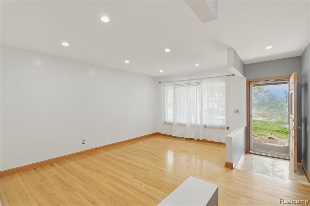 3125 Hedge Drive Property Photo 7