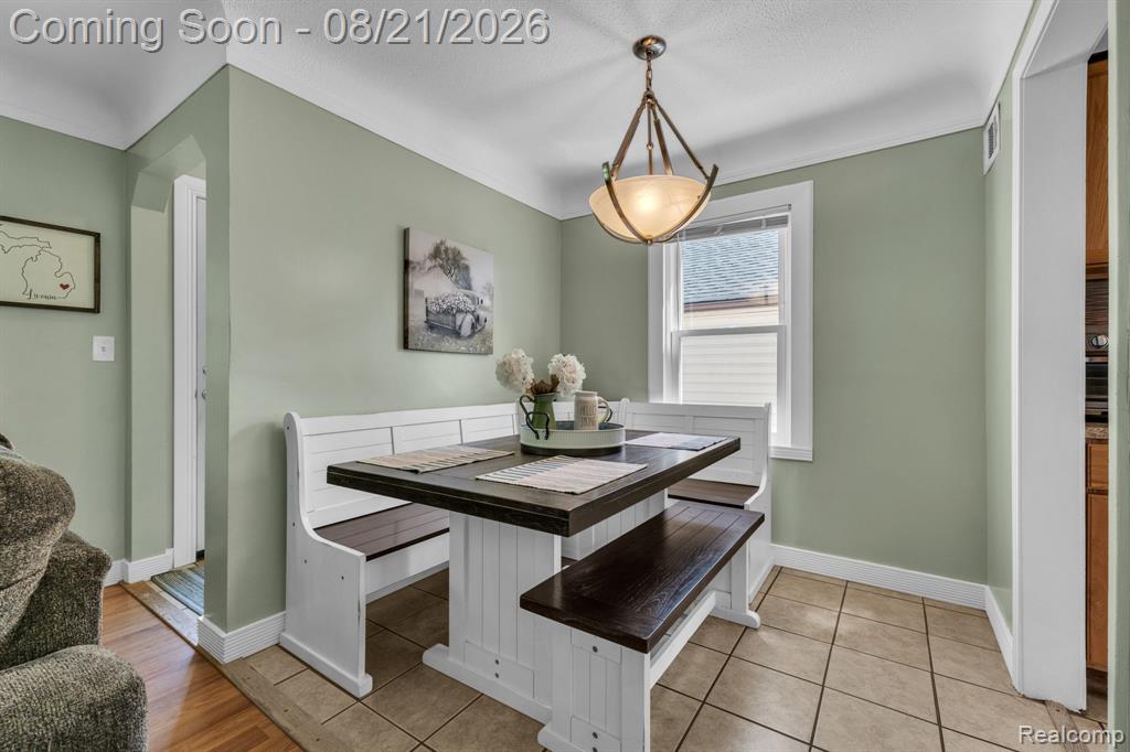 14845 Merriman Road Property Photo 12