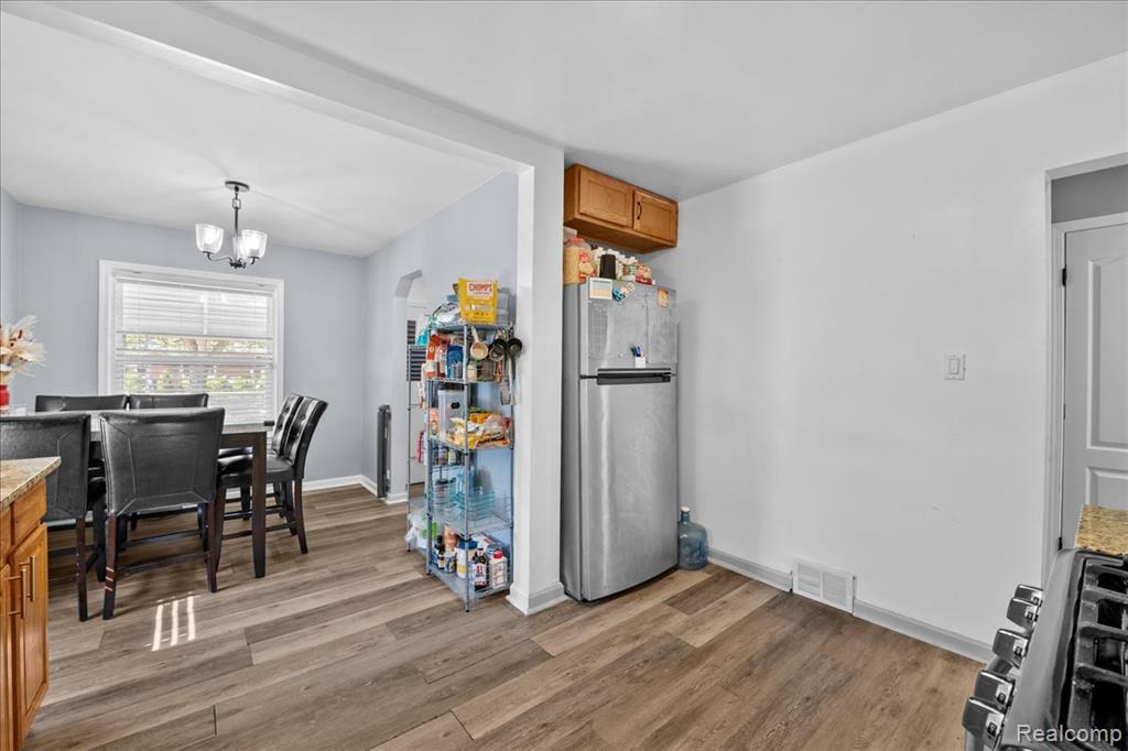 21365 Newcastle Road Property Photo 9