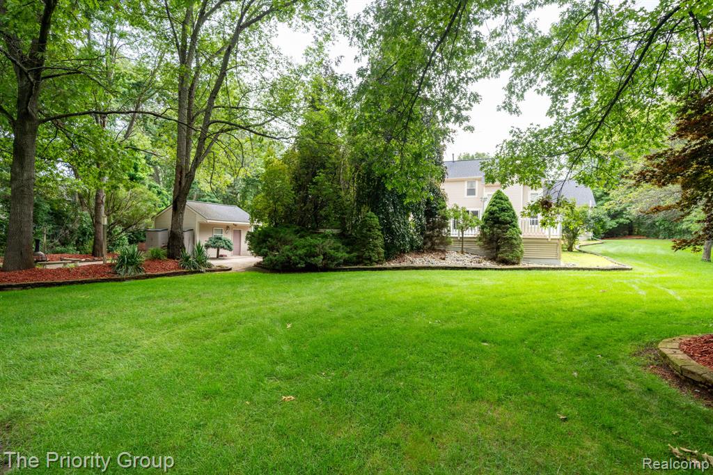 1761 Twin Lakes Boulevard Property Photo 6