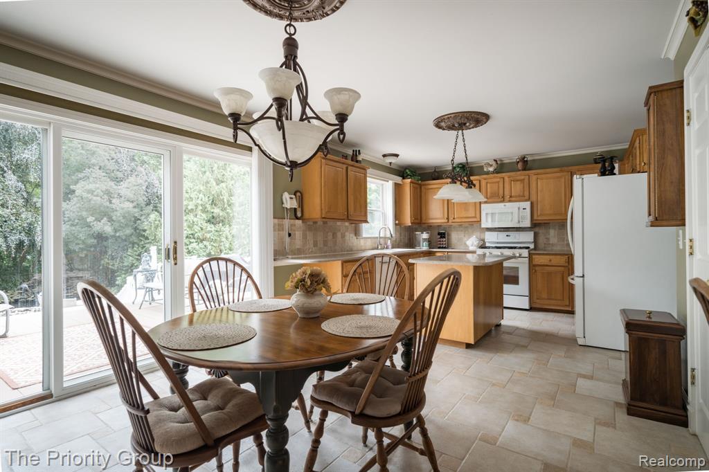 1761 Twin Lakes Boulevard Property Photo 15