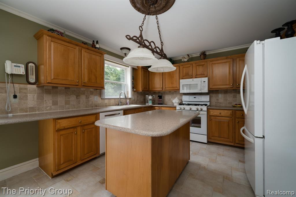 1761 Twin Lakes Boulevard Property Photo 16