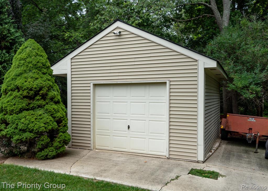 1761 Twin Lakes Boulevard Property Photo 34