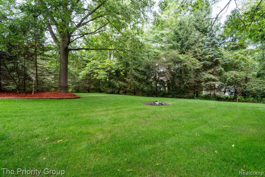 1761 Twin Lakes Boulevard Property Photo 40