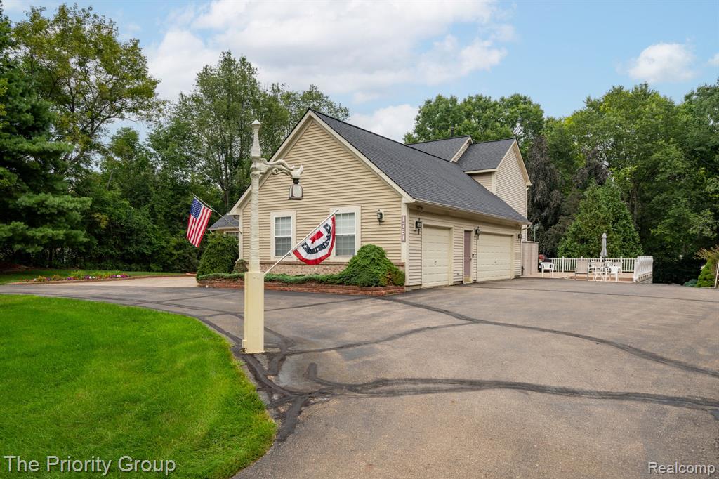 1761 Twin Lakes Boulevard Property Photo 41
