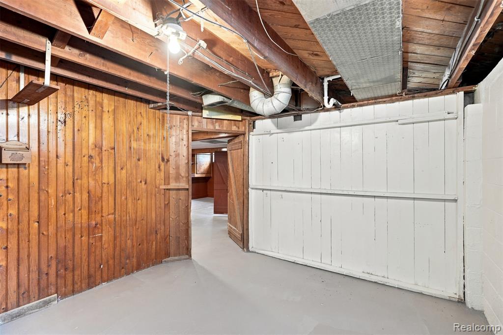 2229 E 8 Mile Road Property Photo 19