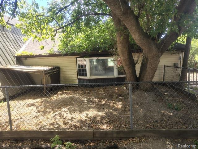 9436 E Bennington Road Property Photo 2