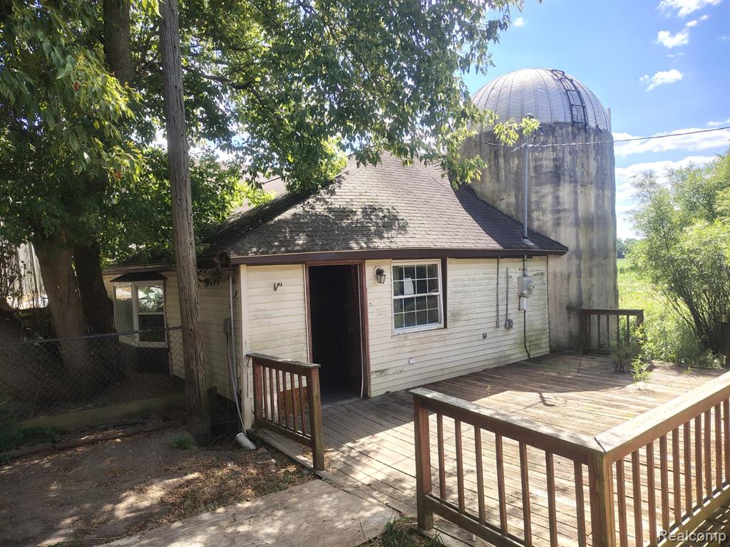 9436 E Bennington Road Property Photo 3