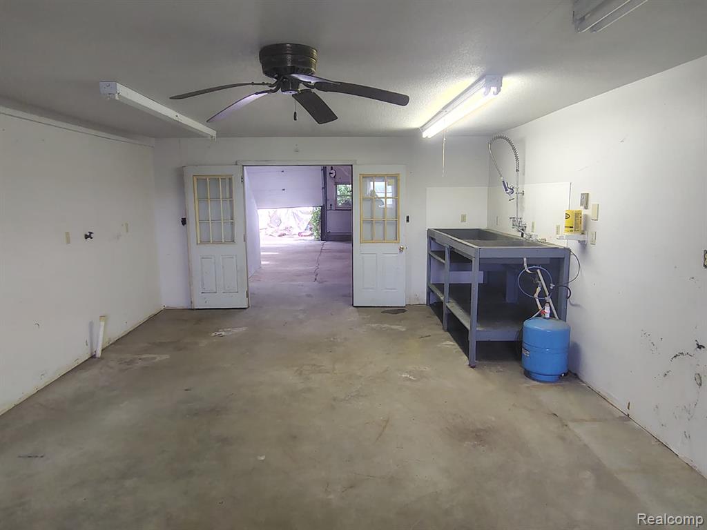 9436 E Bennington Road Property Photo 9