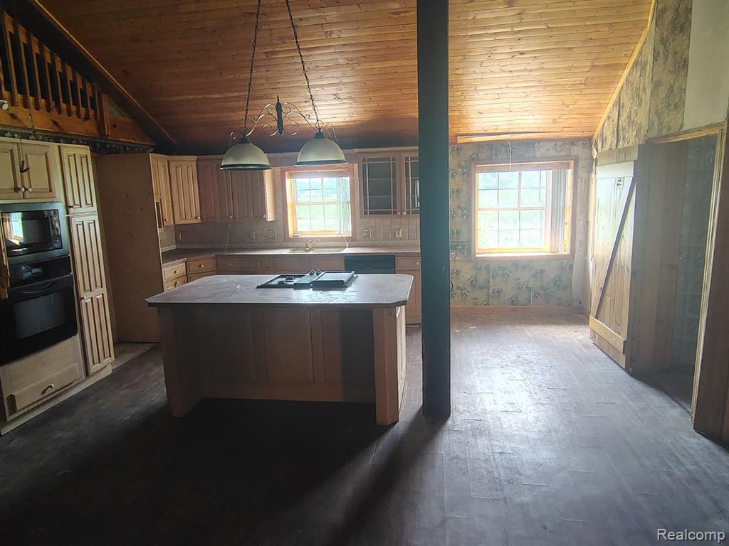 9436 E Bennington Road Property Photo 12