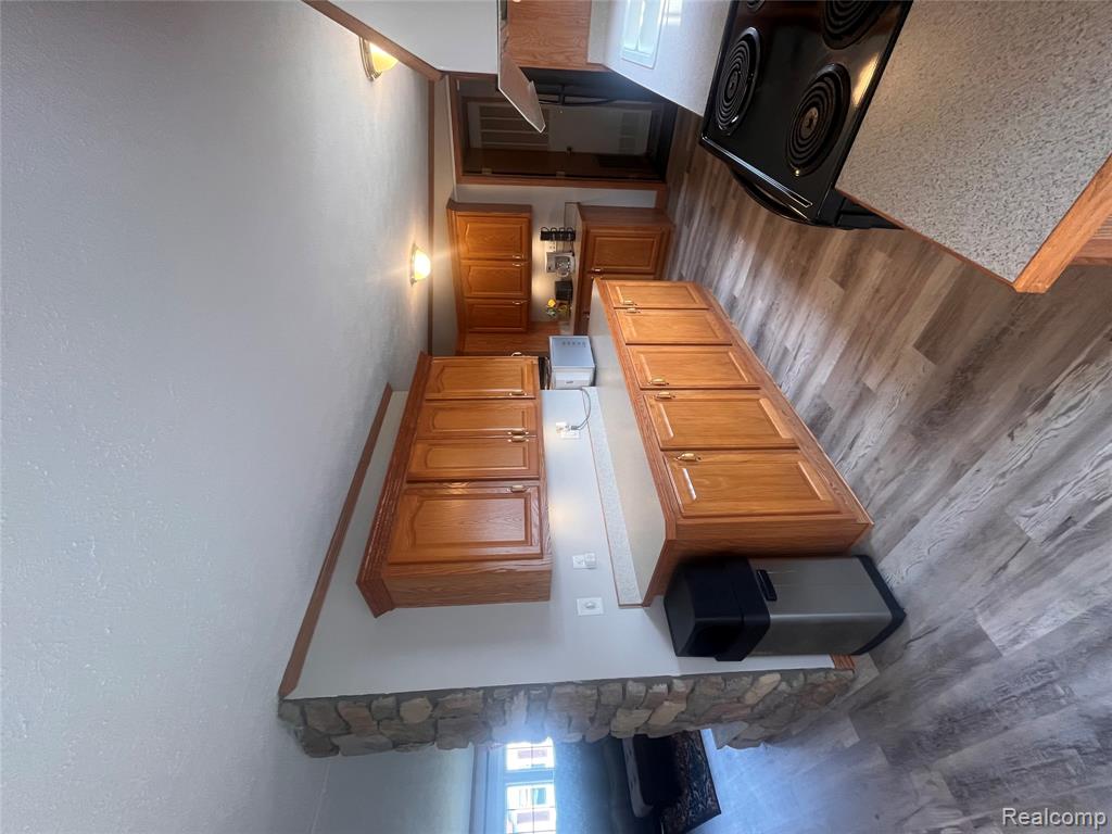 8304 Hidden Hollow Property Photo 3