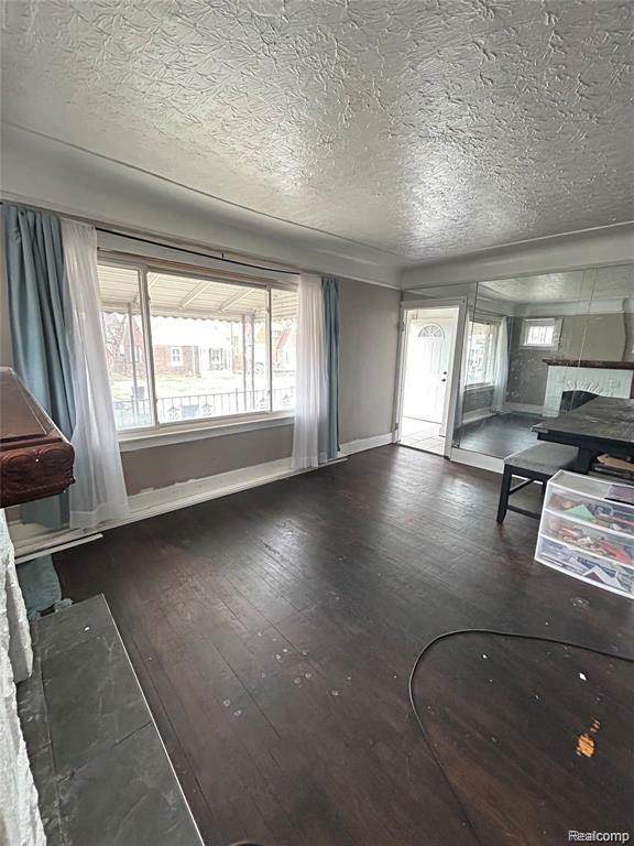 19953 Hull Street Property Photo 5