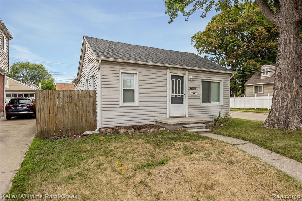 23465 Easterling Avenue Property Photo 2