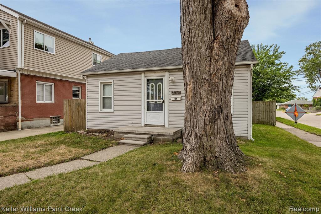 23465 Easterling Avenue Property Photo 3