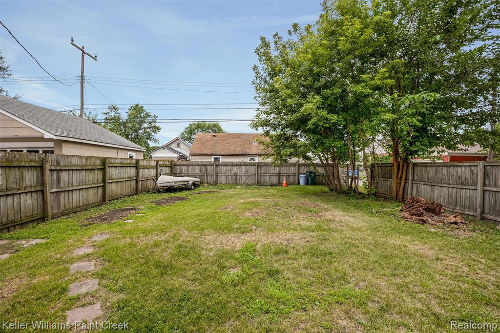 23465 Easterling Avenue Property Photo 16