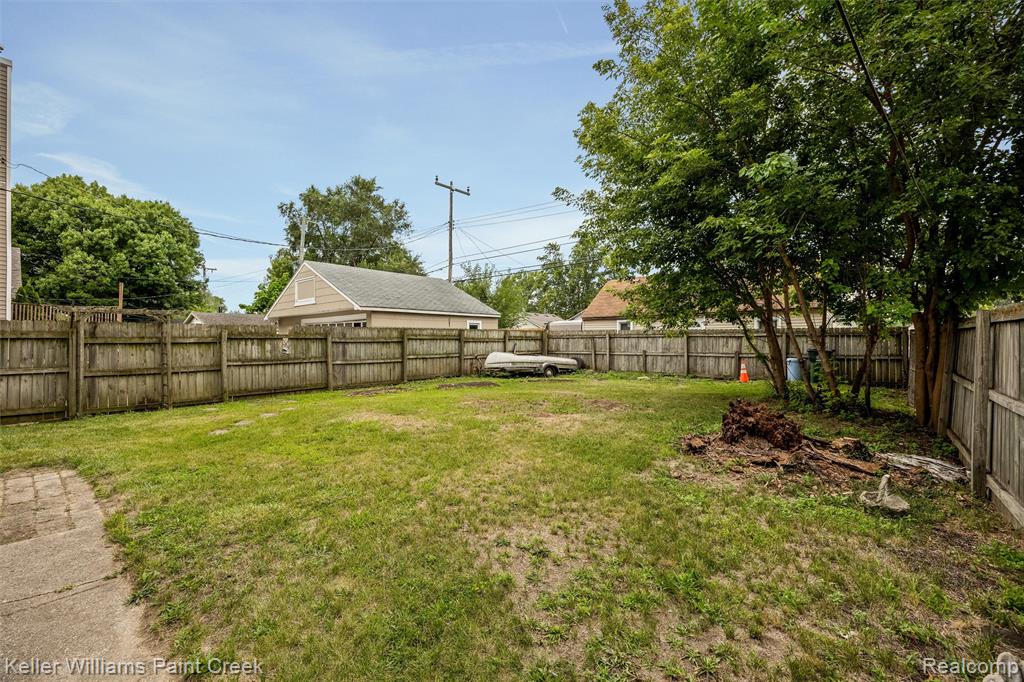 23465 Easterling Avenue Property Photo 18