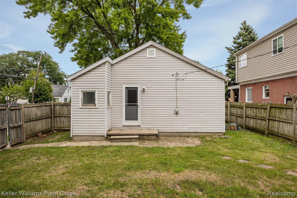23465 Easterling Avenue Property Photo 20