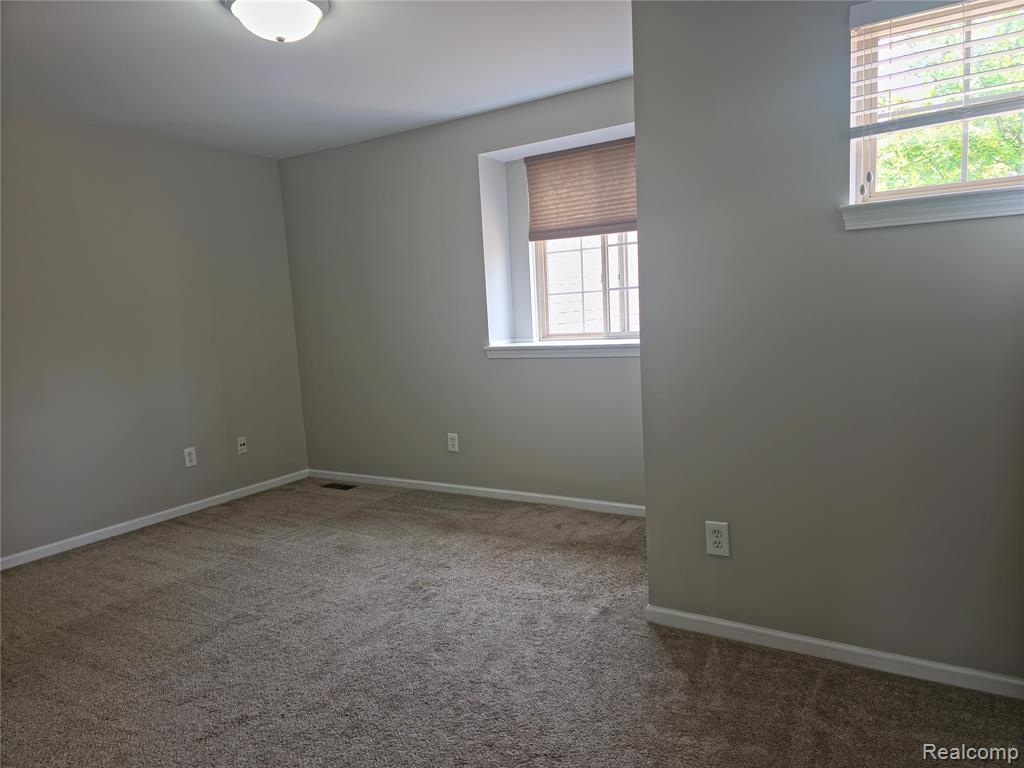 1275 Lilac Lane Property Photo 6