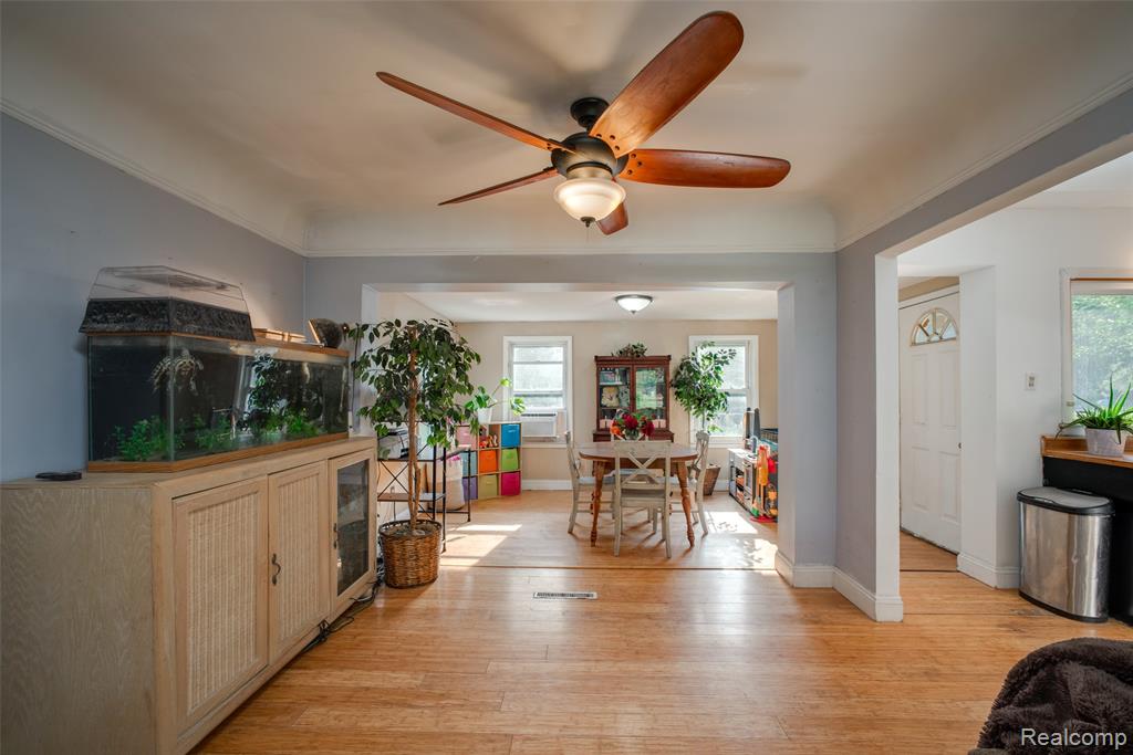 14615 Cornell Street Property Photo 7