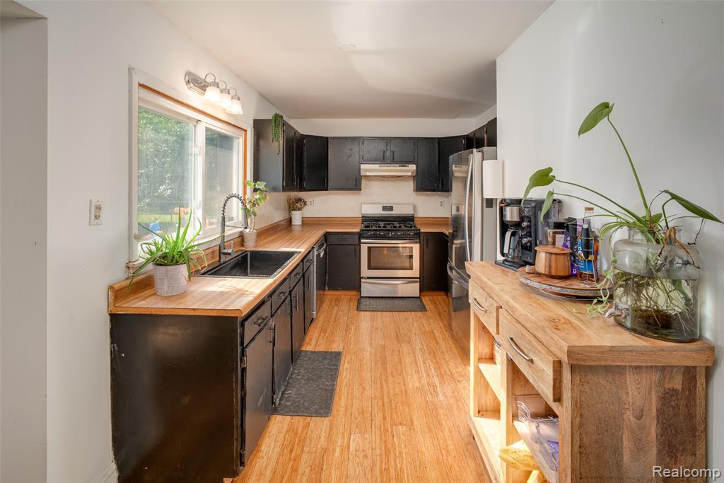 14615 Cornell Street Property Photo 10