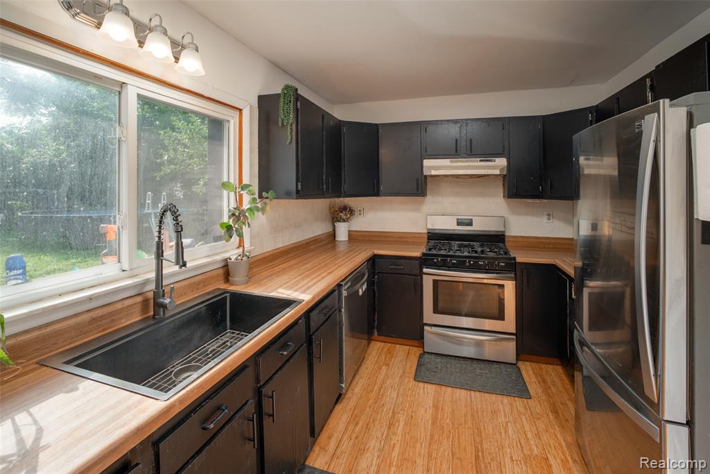 14615 Cornell Street Property Photo 12