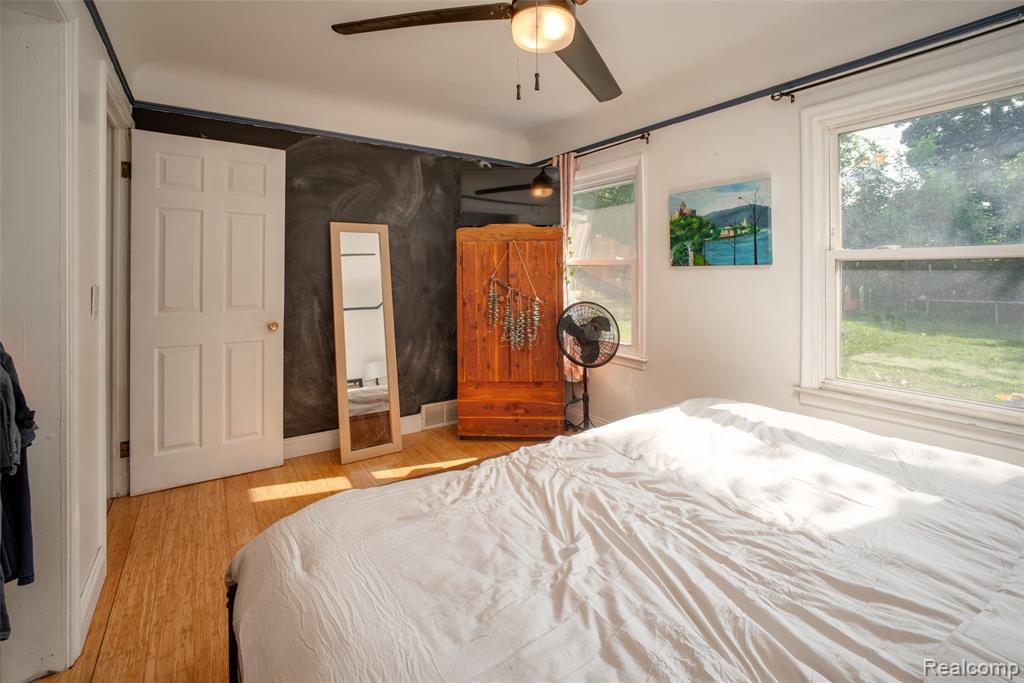 14615 Cornell Street Property Photo 15