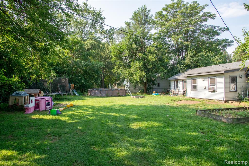 14615 Cornell Street Property Photo 21