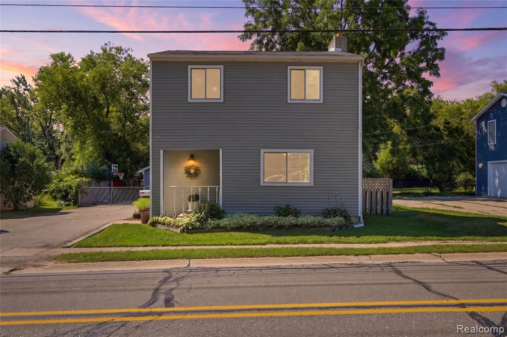 572 Atwater Street Property Photo 1
