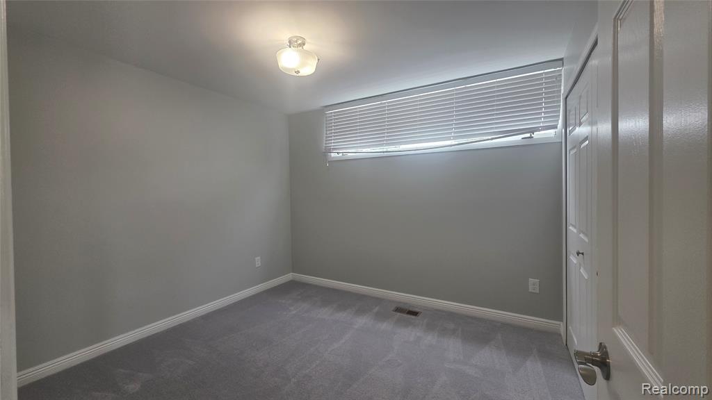 6688 Maple Lakes Drive Property Photo 3