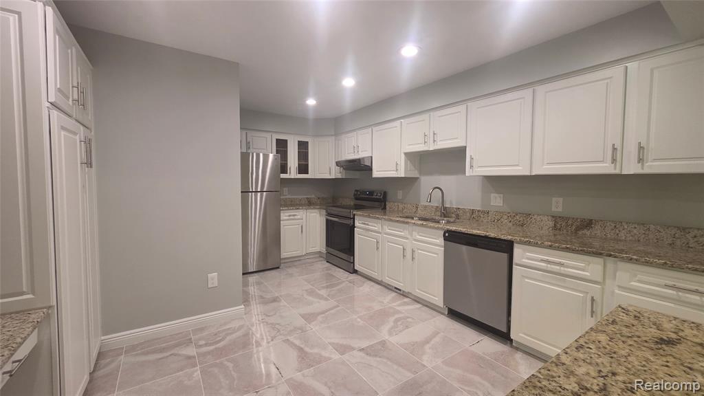 6688 Maple Lakes Drive Property Photo 6