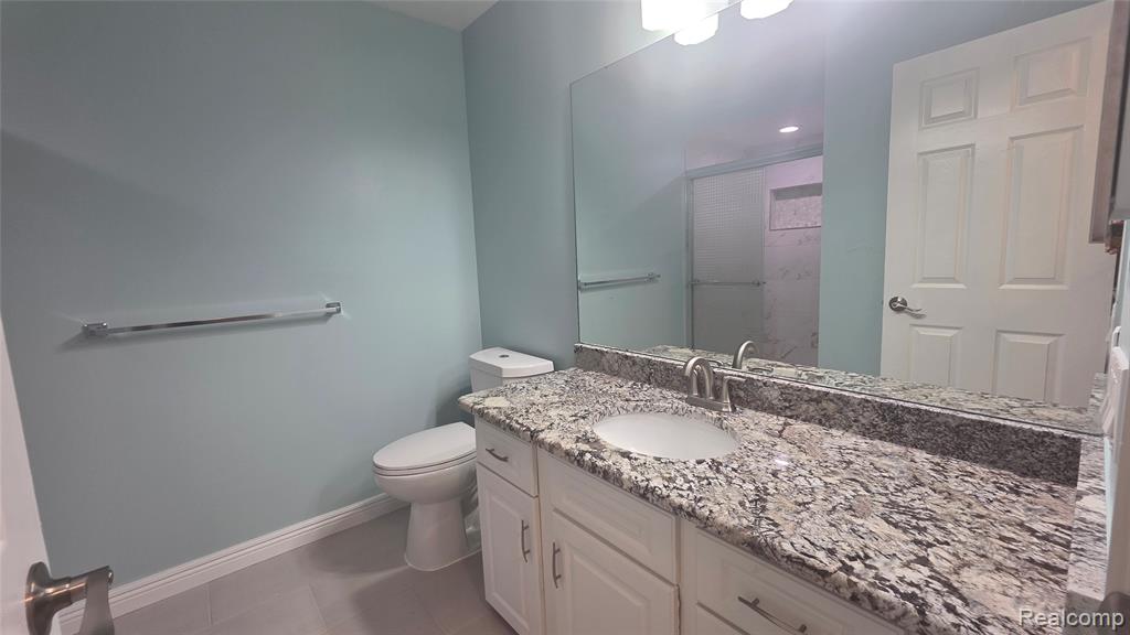 6688 Maple Lakes Drive Property Photo 12