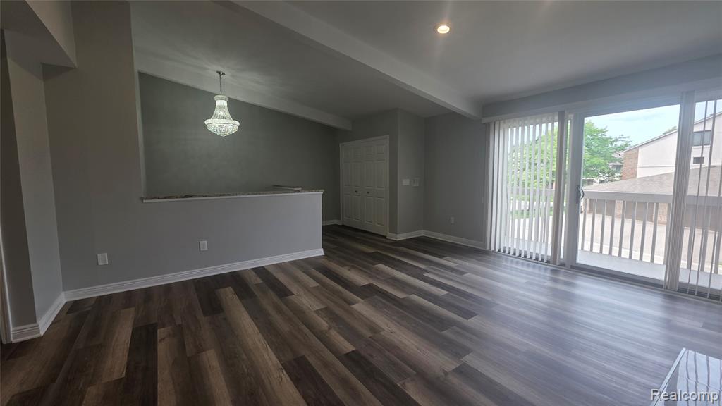 6688 Maple Lakes Drive Property Photo 14