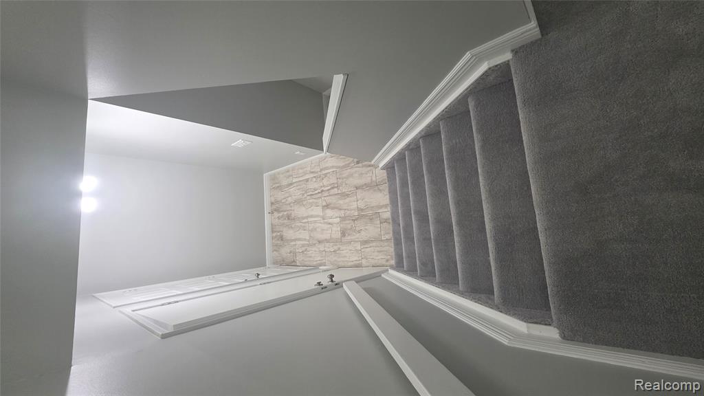 6688 Maple Lakes Drive Property Photo 18