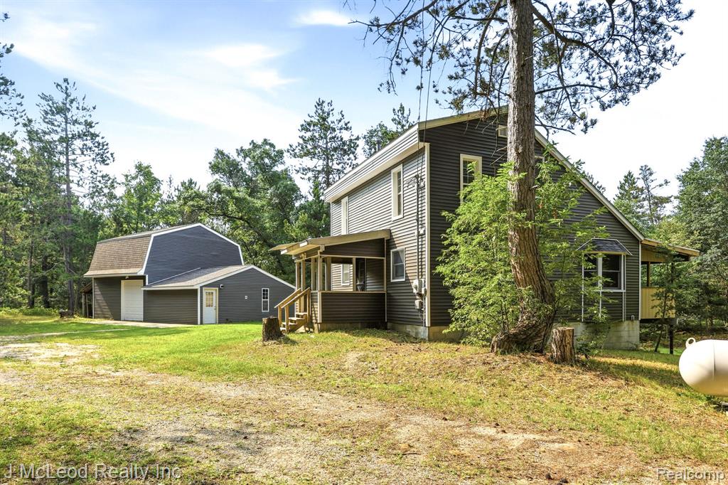 1738 E Pioneer Road Property Photo 5
