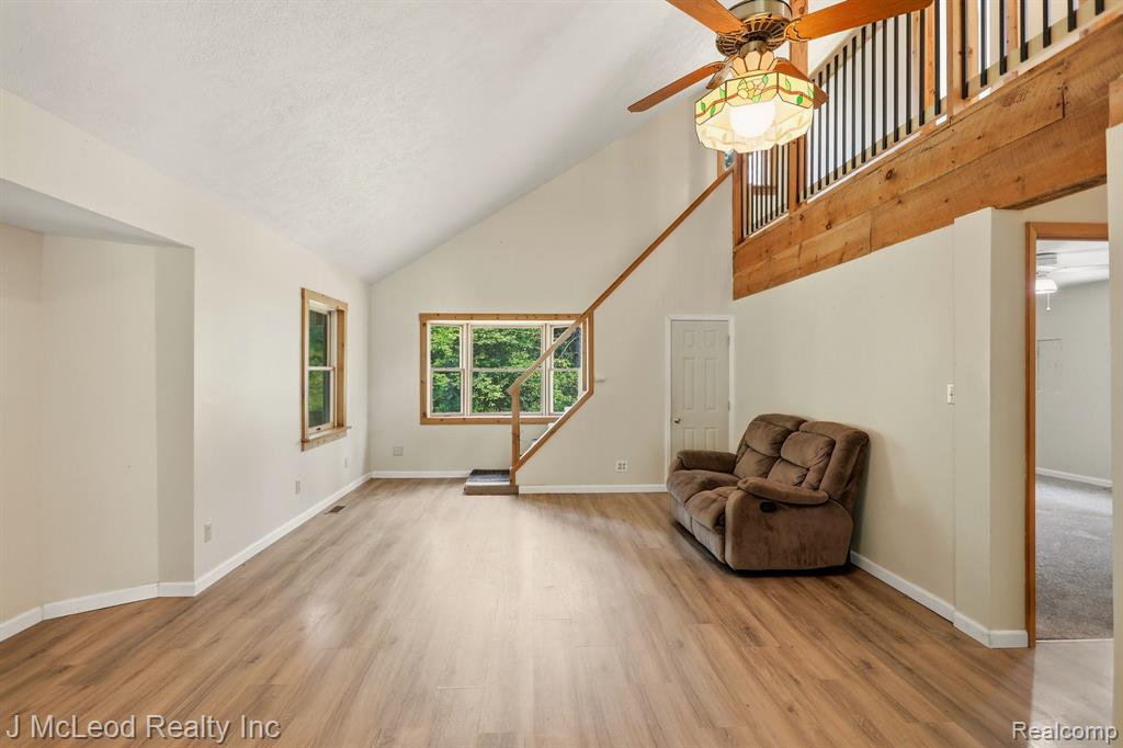 1738 E Pioneer Road Property Photo 10