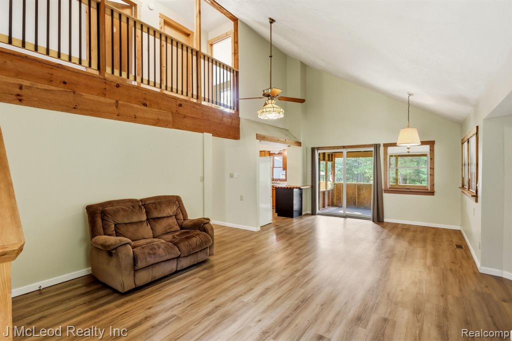 1738 E Pioneer Road Property Photo 11