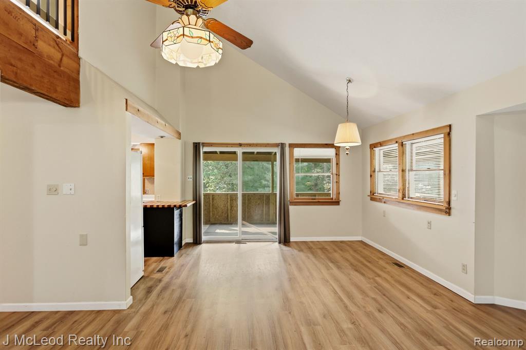 1738 E Pioneer Road Property Photo 12