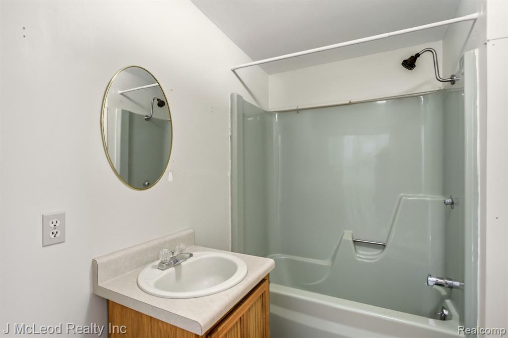 1738 E Pioneer Road Property Photo 29