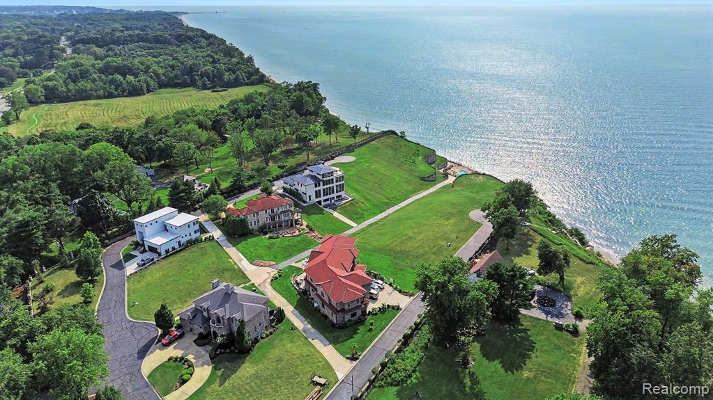 615 Sul Lago Property Photo 3