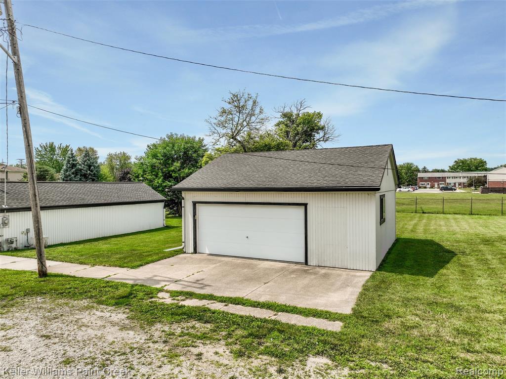 23880 Shook Road Property Photo 14